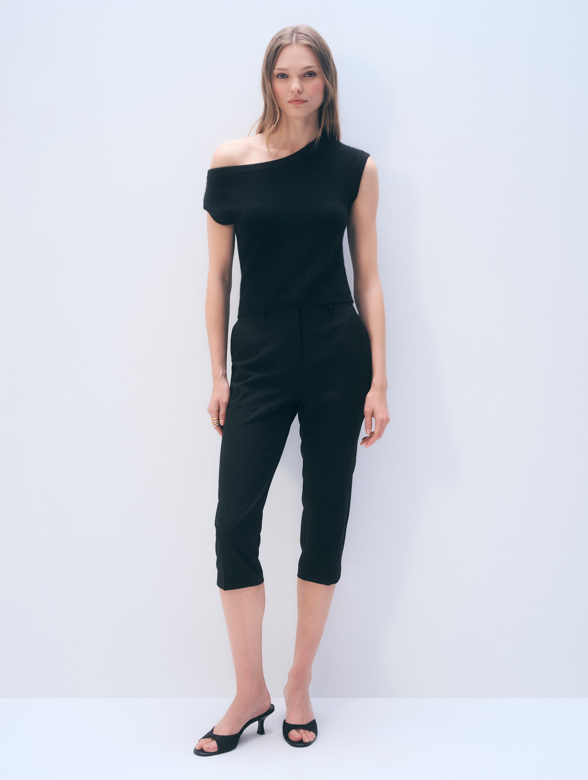 CASHMERE OFF SHOULDER TOP IN BLACK - Romi Boutique