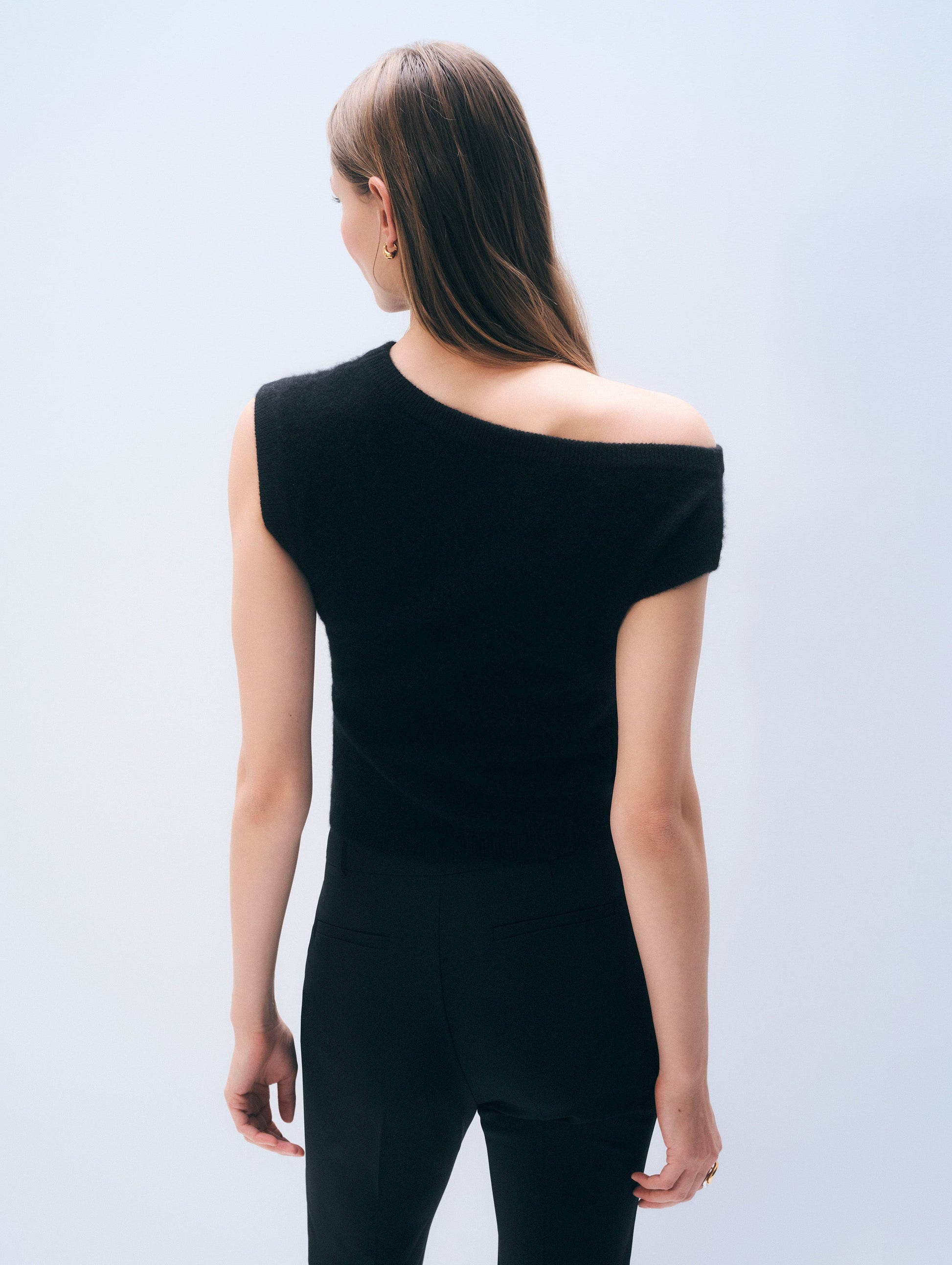 CASHMERE OFF SHOULDER TOP IN BLACK - Romi Boutique