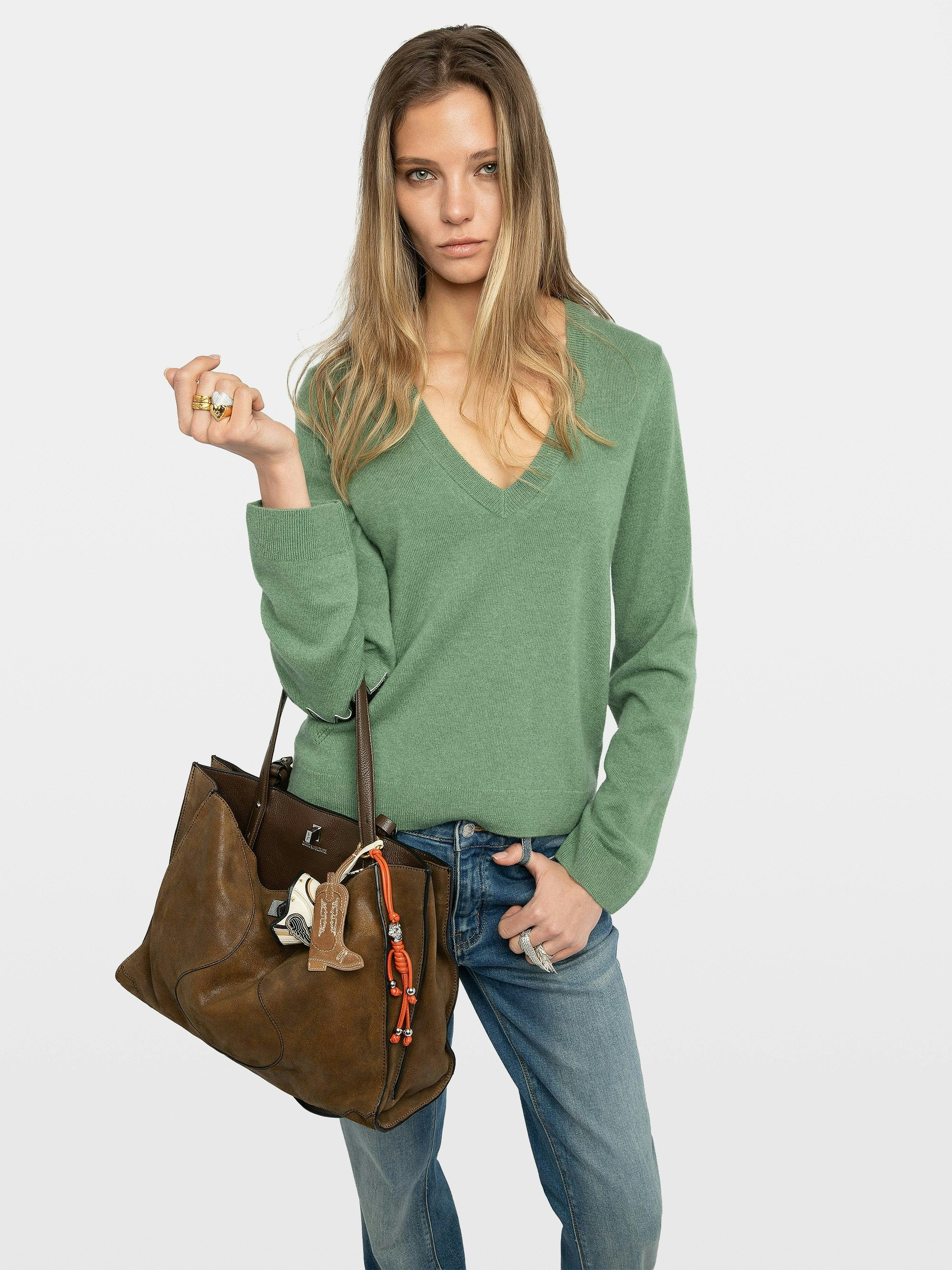 VERA PATCH SWEATER