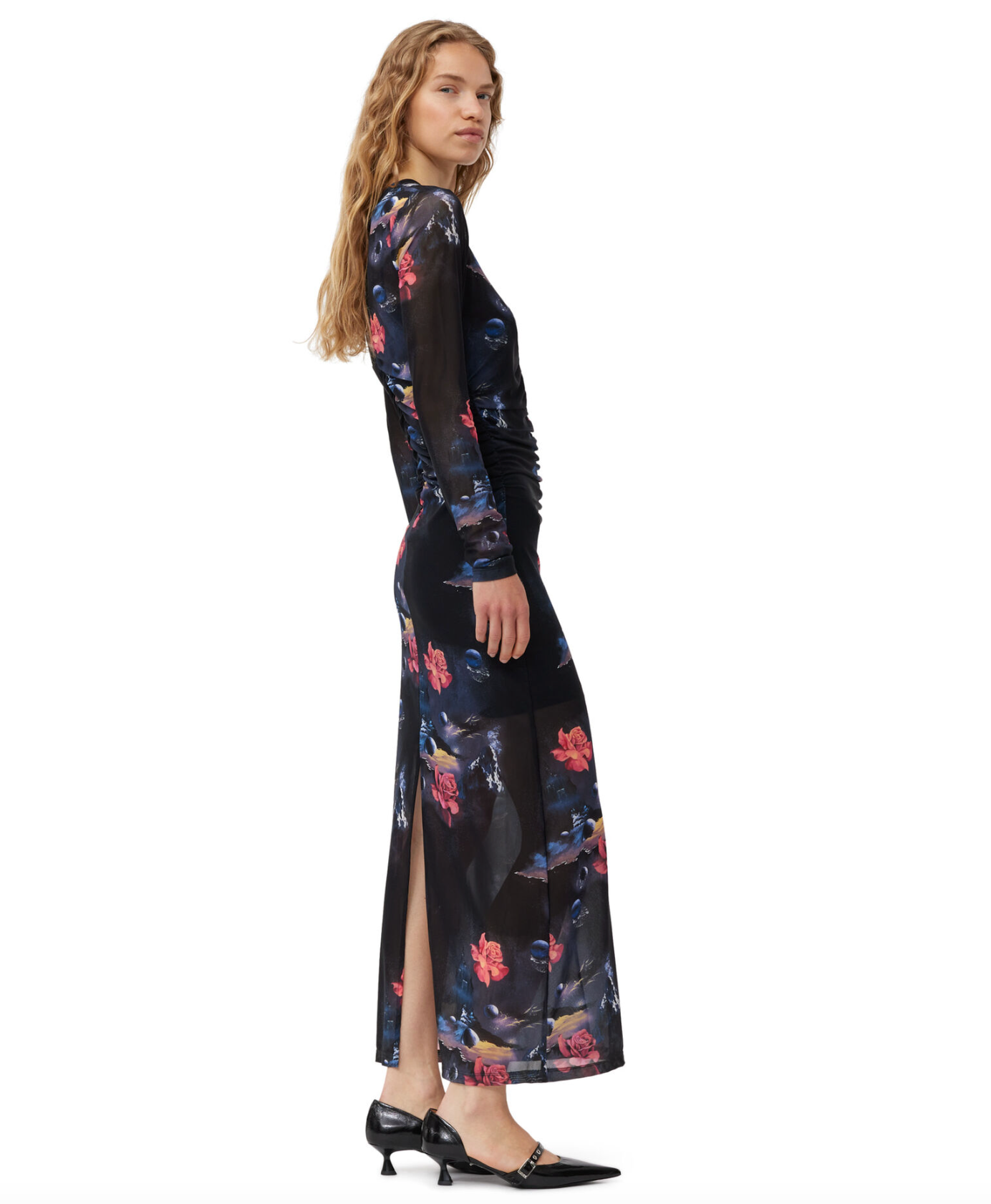 PRINTED MESH O-NECK RUCHED LONG DRESS IN BLACK - Romi Boutique