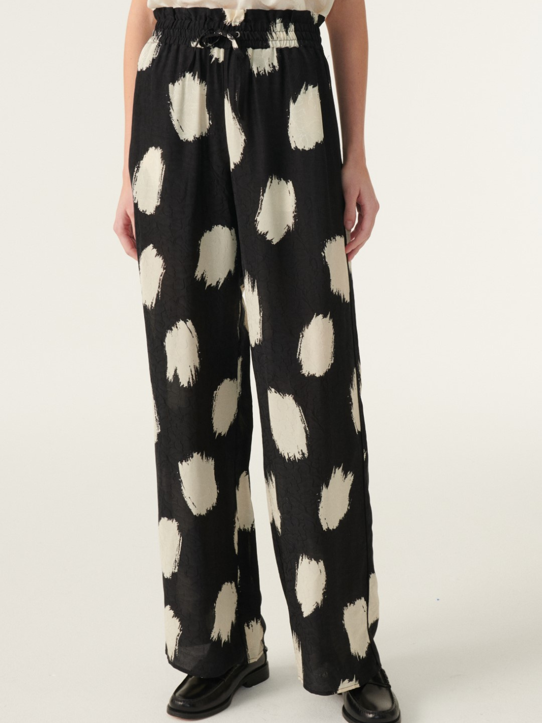 MIAMI FLOWING PANTS IN BLACK - Romi Boutique