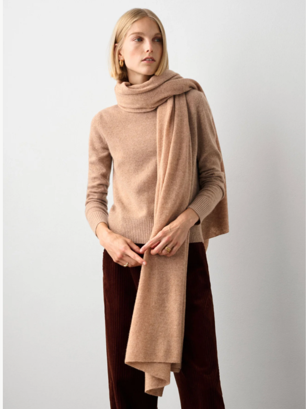 CASHMERE TRAVEL WRAP IN CAMEL HEATHER - Romi Boutique