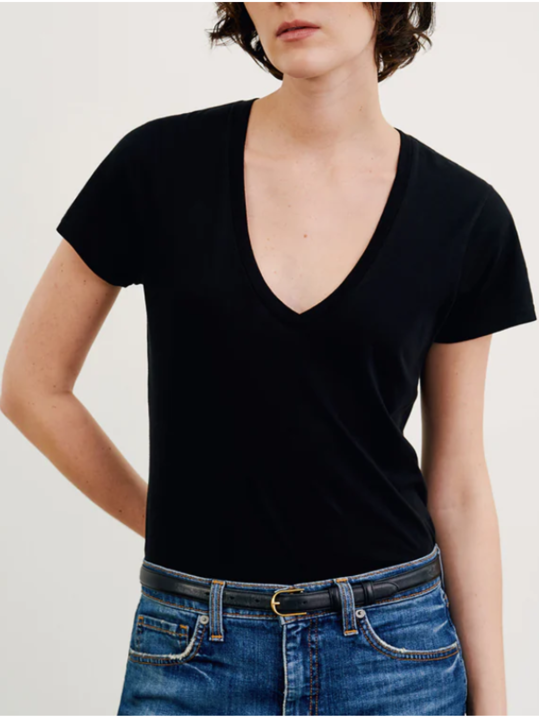 CAROL VNECK TEE SHIRT IN JET BLACK - Romi Boutique