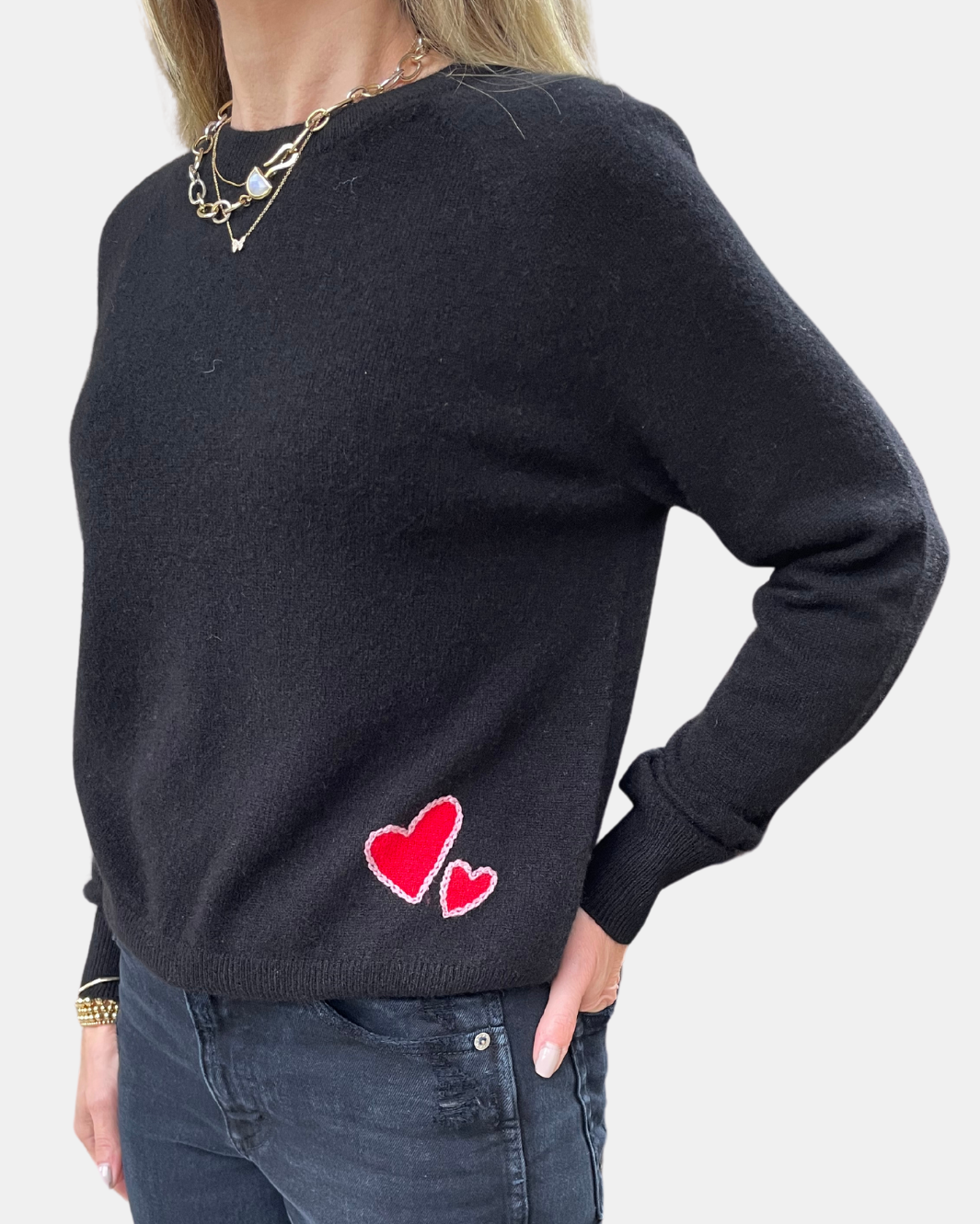 CASHMERE EMBROIDERED HEART SWEATSHIRT IN BLACK COMBO - Romi Boutique
