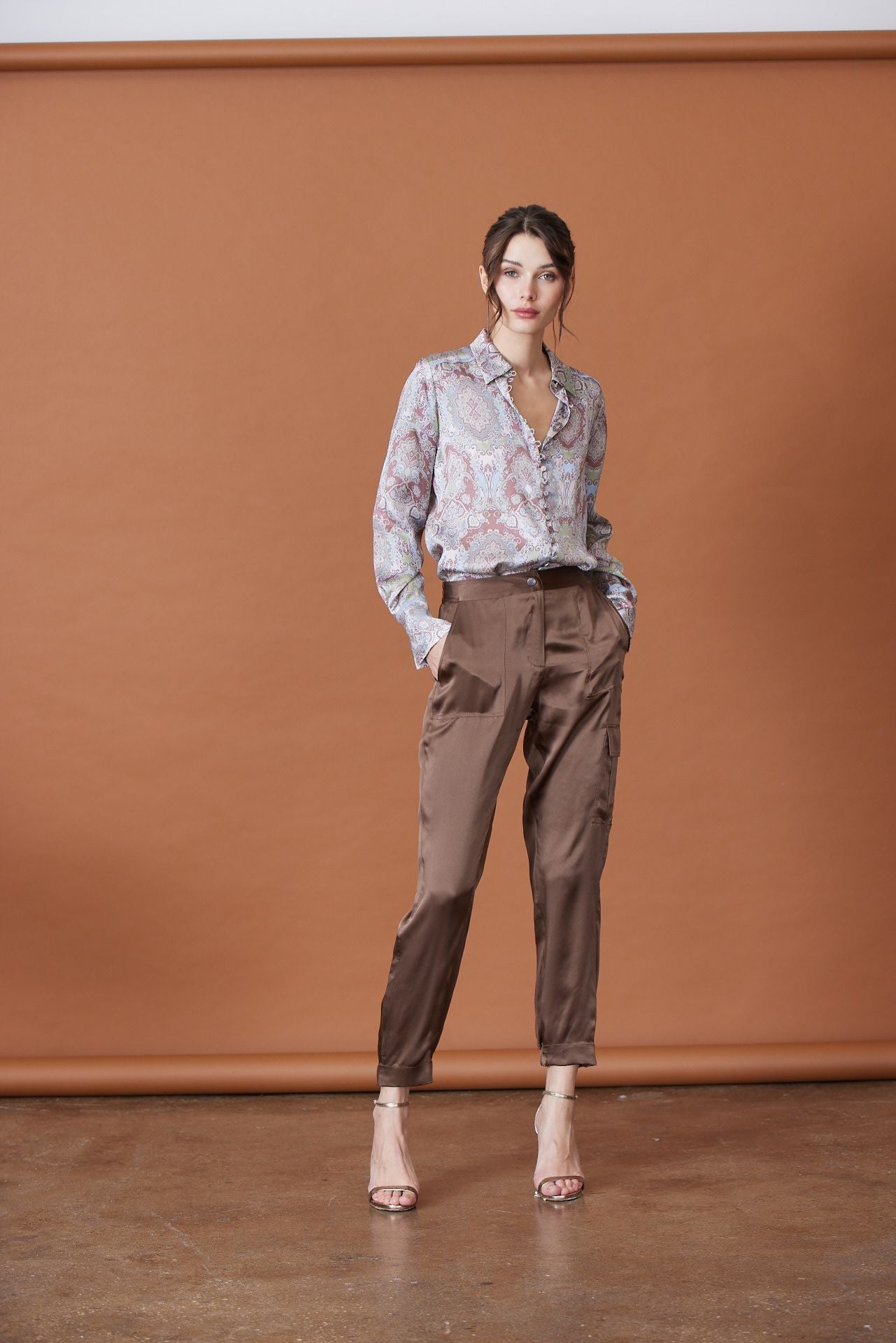 GO LUXE CARGO HOLD PANT IN TOBACCO - Romi Boutique