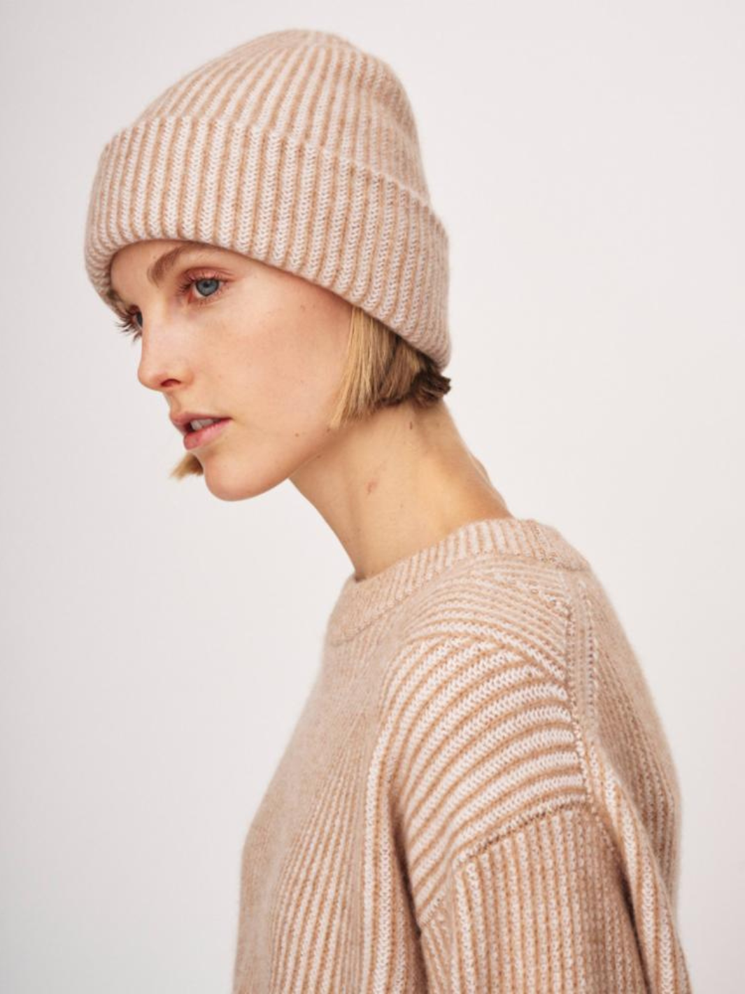 CASHMERE TWO-TONE RIBBED BEANIE IN NEUTRAL COMBO - Romi Boutique