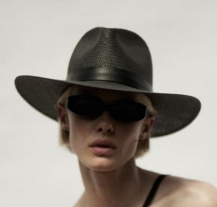 SIMONE HAT IN BLACK - Romi Boutique