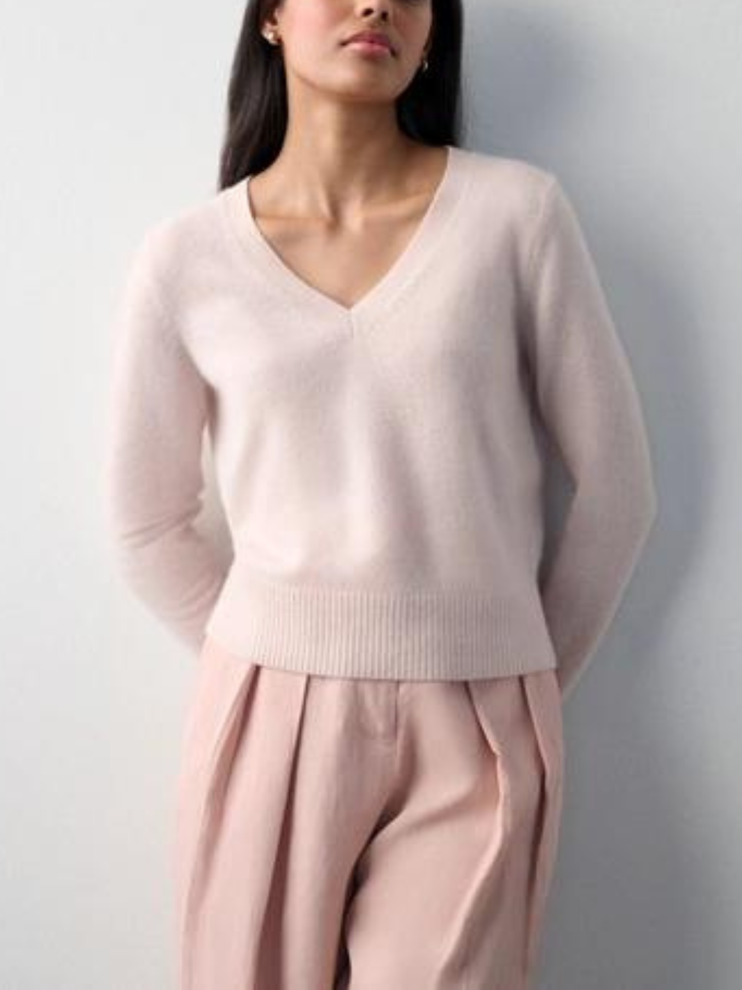 CASHMERE CORE V NECK IN PINK SAND - Romi Boutique